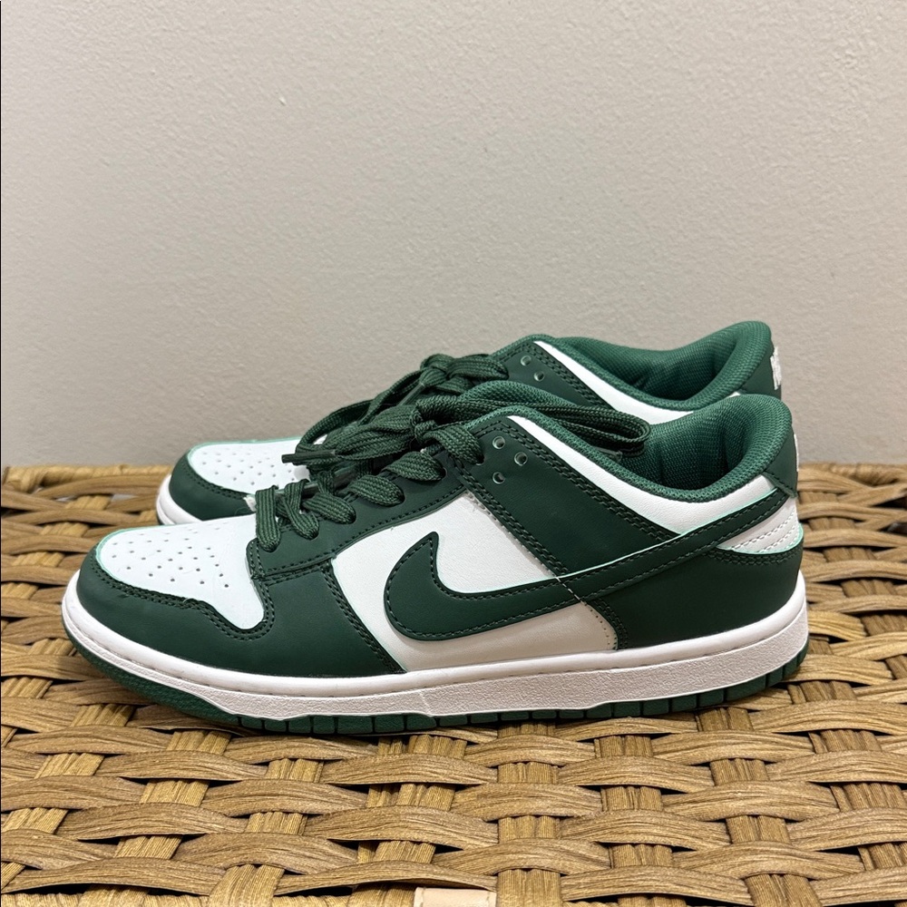 Nike Forest Green and White Low-Tops